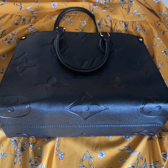 Black Leather Bag. - Picture 2 of 6